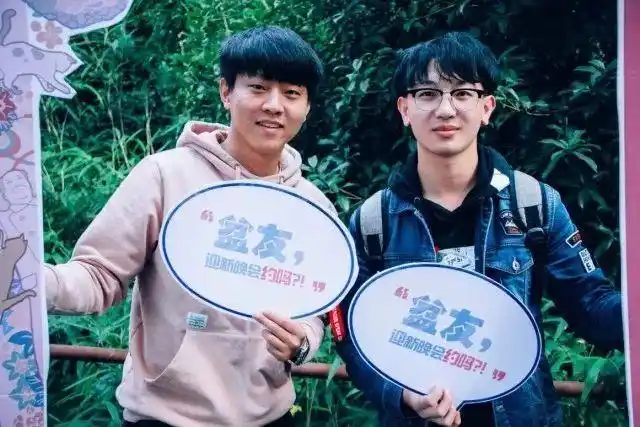 【投票】枫林街拍 | 只是因为在人群中多看了你一眼