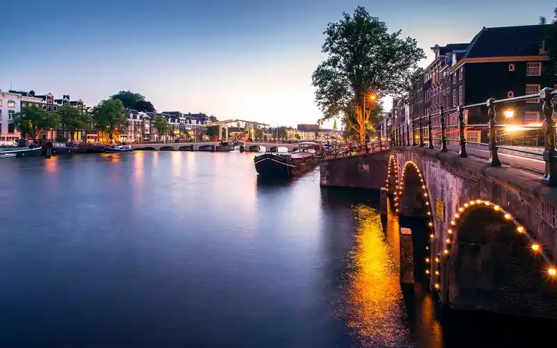 异乡,异国,傍晚,落日,湖泊,灯火,就算终有一别也别辜负了相遇城市壁纸