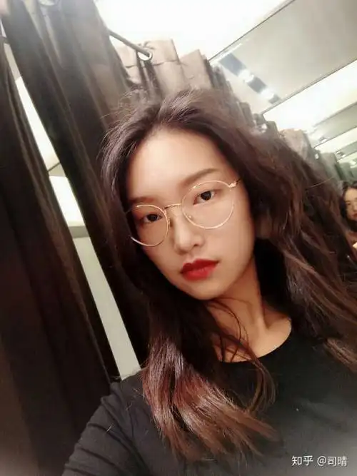 什么长相的女生会显得凶?