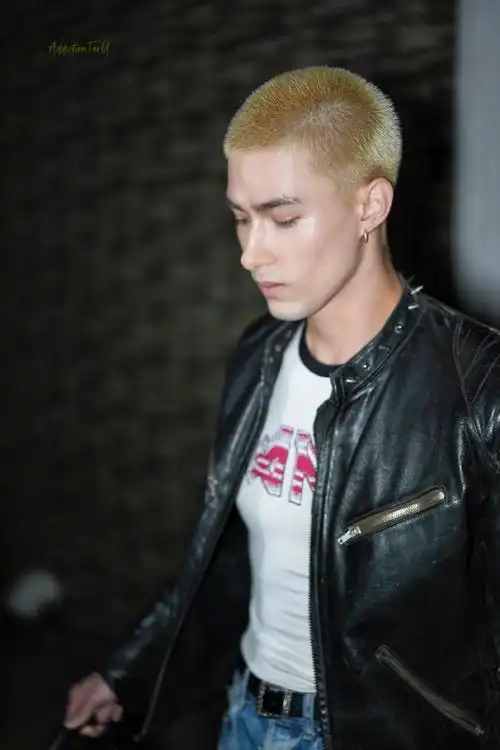 歌手米卡0424 solo启程##米卡diesel腕表和饰品亚太区代言人