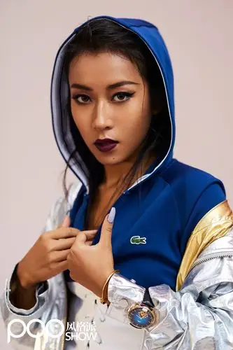 吉克隽逸带你燃爆这个夏天北京表60周年色彩陀飞轮腕表