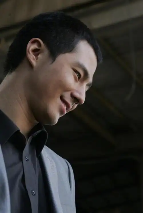 赵寅成卑劣的街头