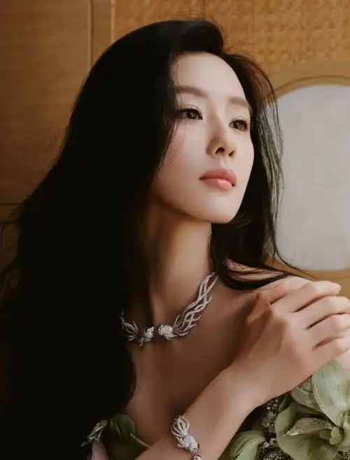 qeelin全球品牌代言人刘诗诗