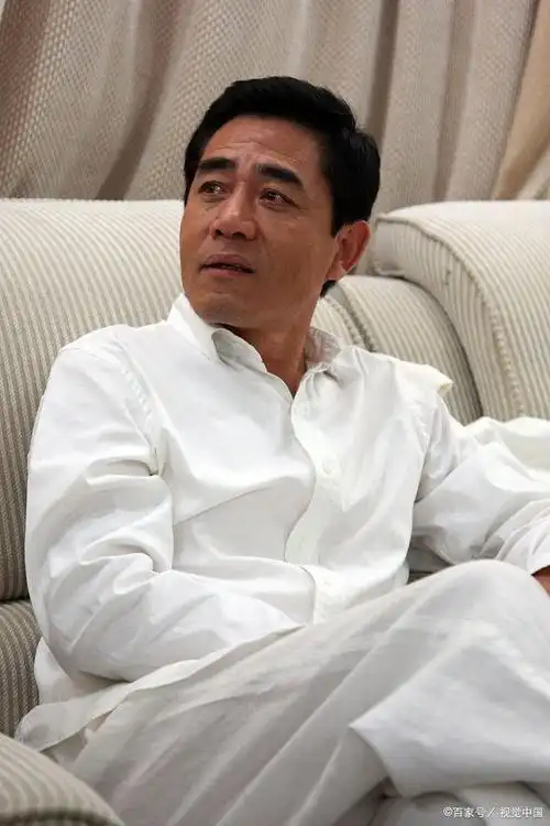 陈宝国这位热衷于表演的演员逐渐被大家遗忘了.也许你会想知道