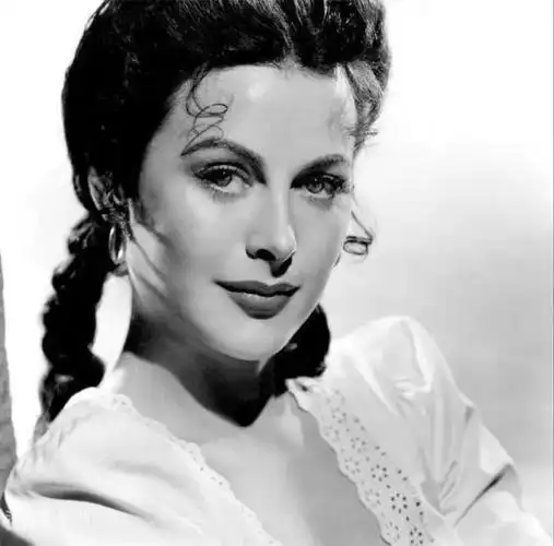 史上首位全裸出镜最美女科学家