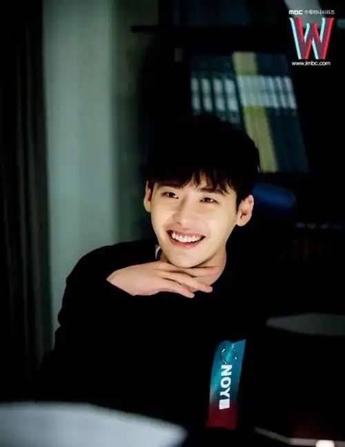 李钟硕 w两个世界