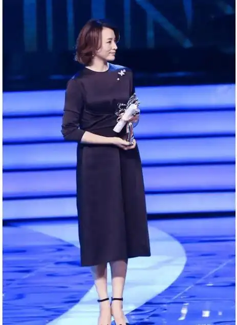 作为中国电视界的一位知名主持人,董卿一直以来都备受关注.