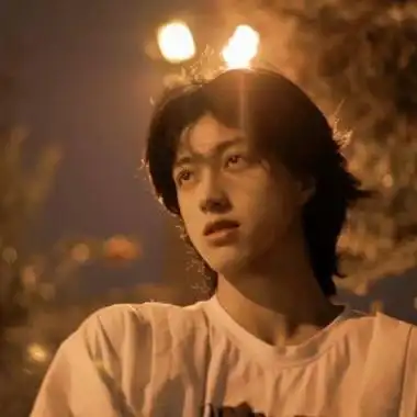 耐看很阳光的又很简单男生头像