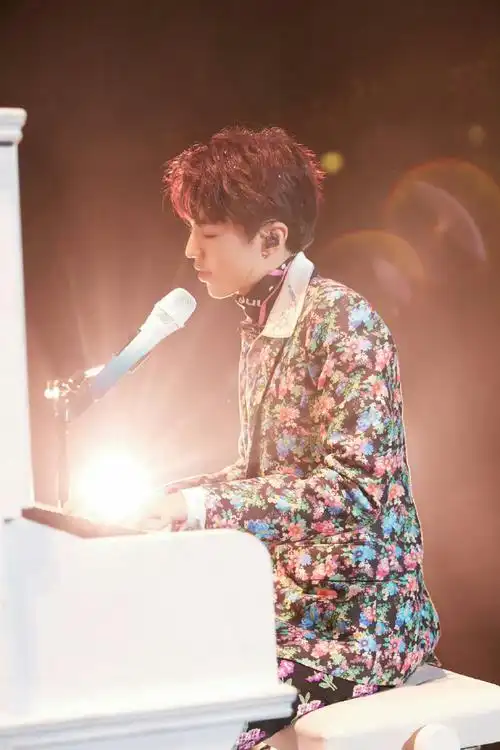 了##王俊凯下期玩乐队了#王俊凯盒子的猫弹琴了,是懂我们想看什么的