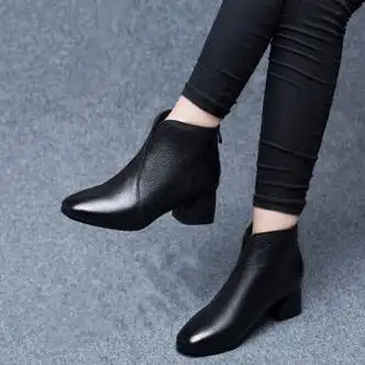 中老年女式半高跟春秋中跟单靴真皮短靴女新款中跟英伦风短筒妈妈鞋