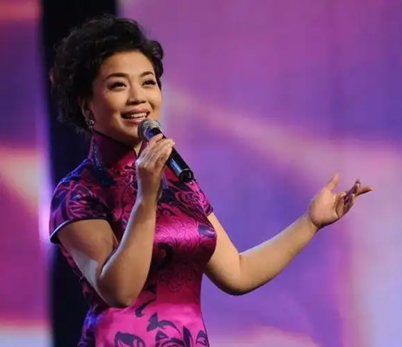 歌唱家张也照片图片大全相册