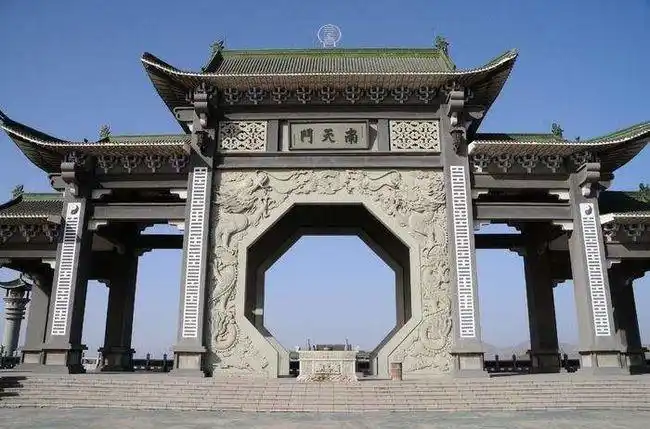 在神话传说中,南天门是人界和仙界的入口处,神话故事中因为发生的故事