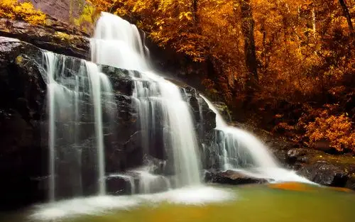 唯美清新瀑布美景壁纸_绝美的清新瀑布