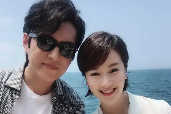 傅晶和唐曾是什么关系 肯定结婚了,是两口子?