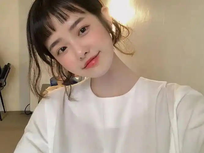 卖萌不过歪头杀为什么歪头更好看