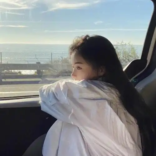 最火个性的微信低调简单闺蜜头像两张一组