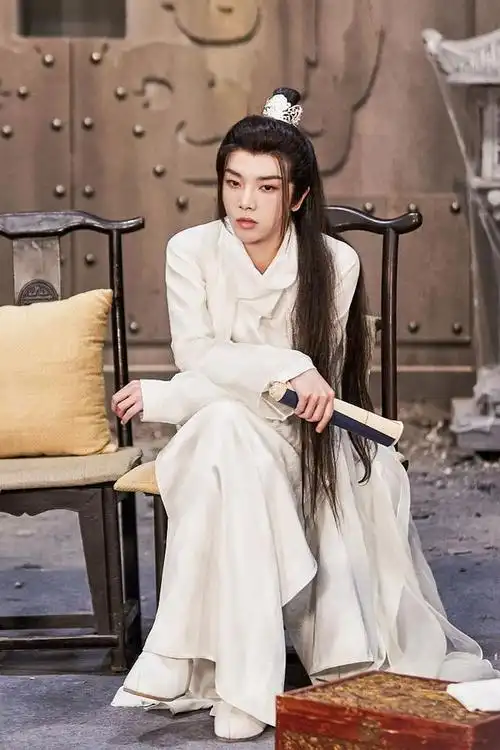 华晨宇萌探探探案2录制花絮公开cos李白古风白衣造型