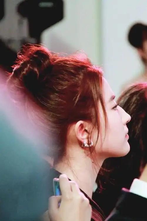 刘亦菲的一组侧颜美照,真不愧是神仙姐姐!