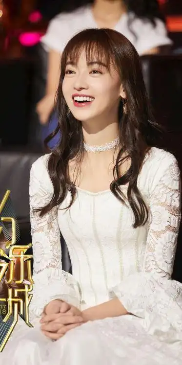 4k手机竖屏分辨率720x1440吴谨言幻乐之城海报壁纸