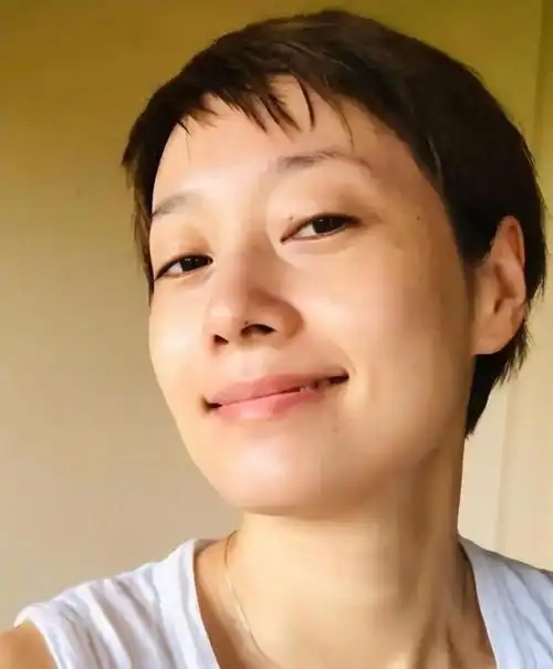 女星素颜差距有多大景甜白嫩精致刘涛满脸痘痘高圆圆长这样