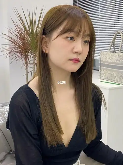 显白发色推荐冷棕色南宁染发