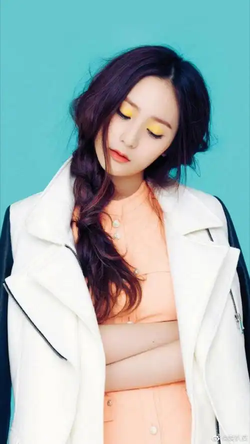 郑秀晶墨镜怼脸拍