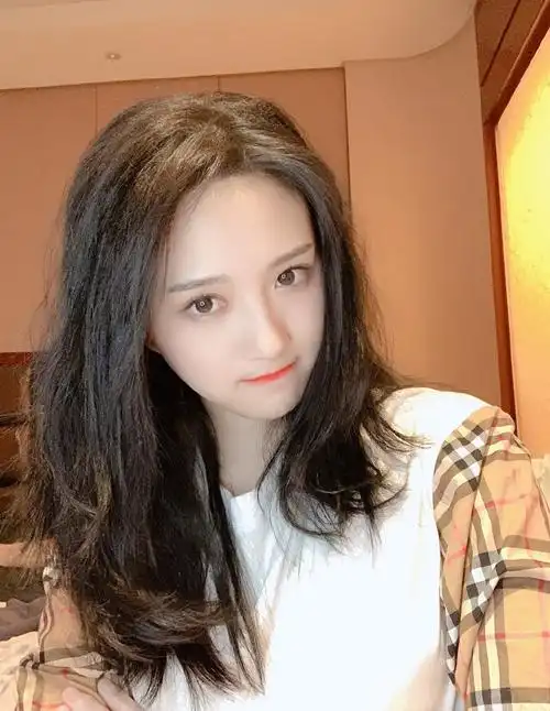 费沁源甜美可爱俏皮自拍照图片34