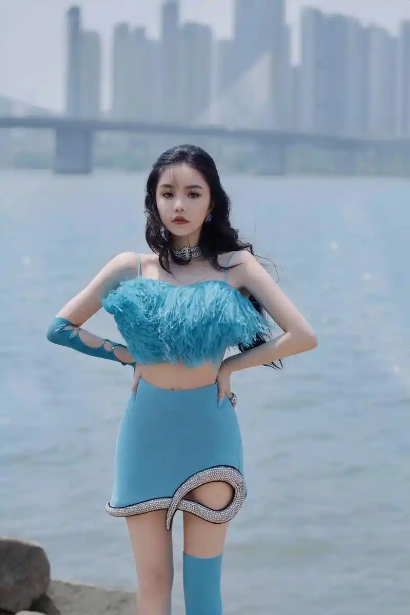 安崎  #声生不息 魅力开唱 梦幻如诗98诠释90年代新港 - 抖音