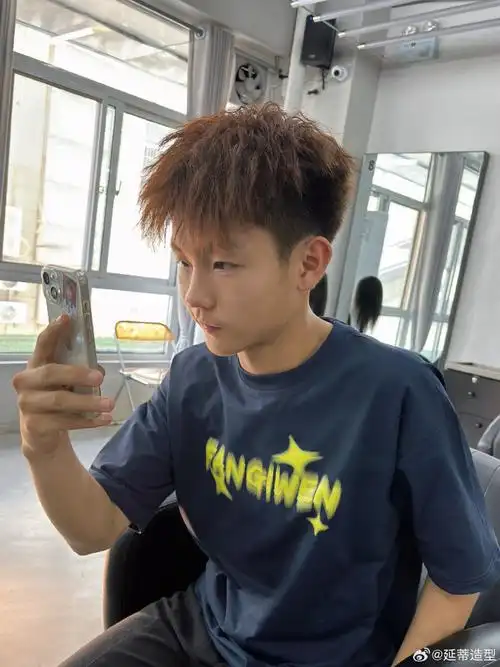 学生烫发 男生摩根烫#延安##延安潮色##延安发型设计##延蒂造型##延安