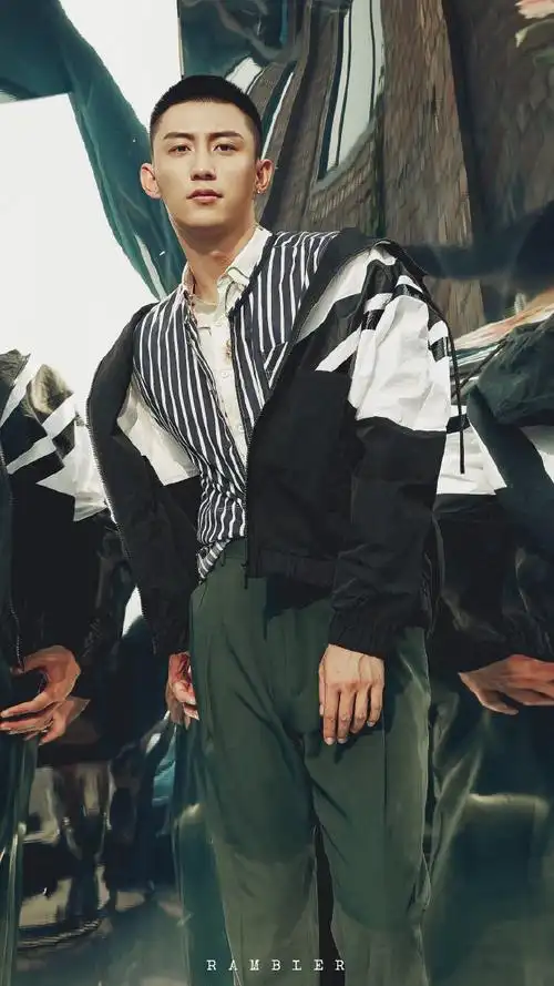 黄景瑜的寸头造型让人过目难忘!将痞帅和可爱的气质融合的如此完美