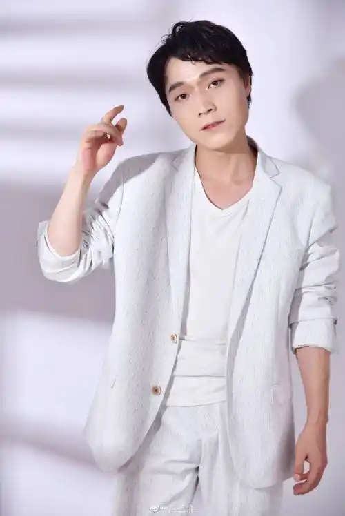 35岁男艺人被枪决,曾与倪大红黄景瑜合作,杀害16岁女友过程残忍