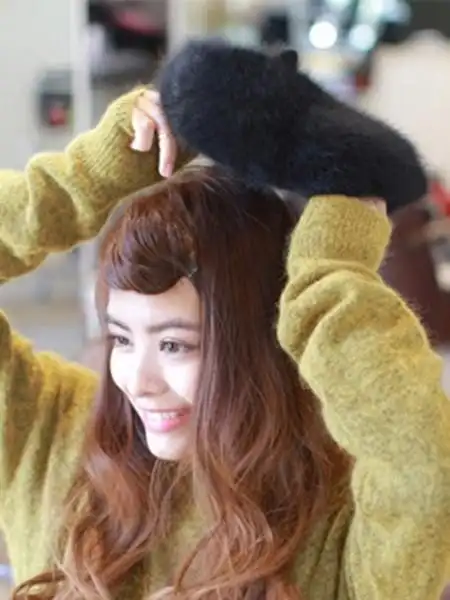 想要发型美美哒 炎炎夏日试试把刘海扎起来