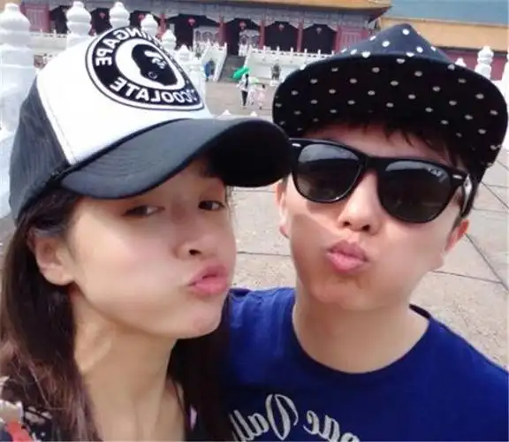 何彦霓老公谢苗