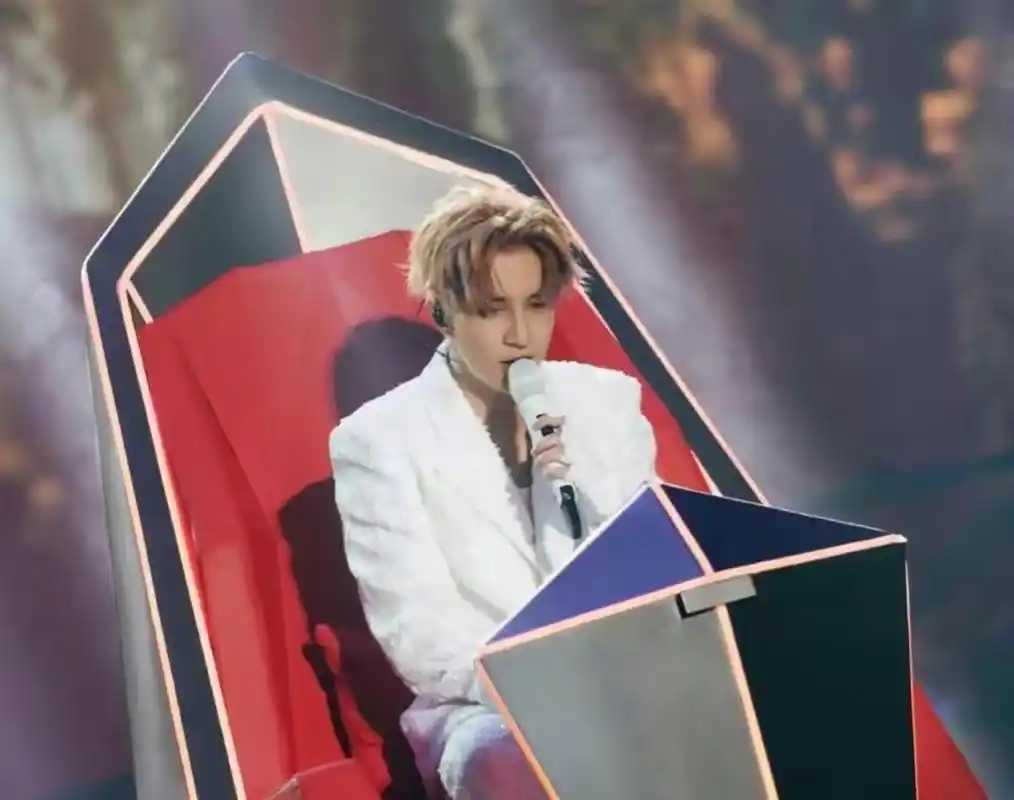 2023《中国好声音》导师官宣,薛之谦惊喜加盟,化身星际执行官的他揭开