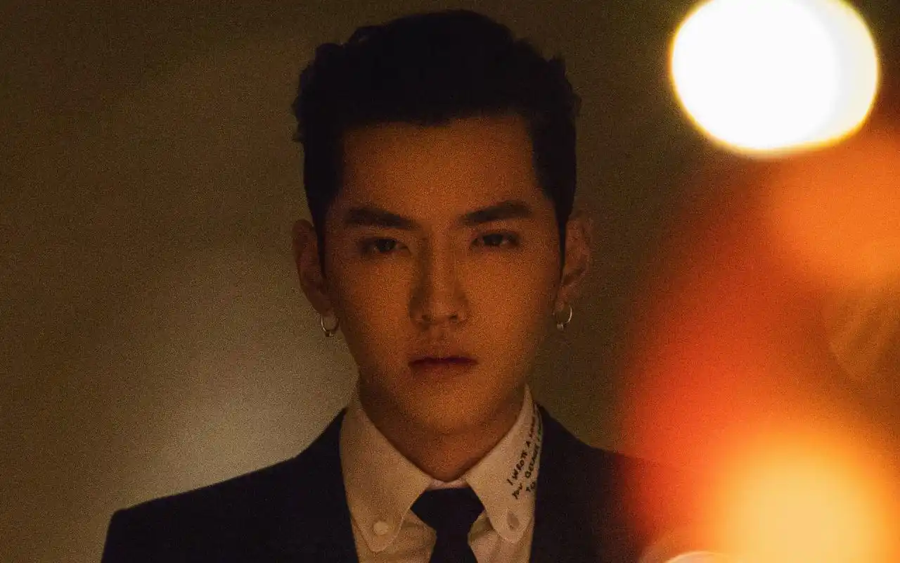 吴亦凡西装个性帅气写真图片桌面壁纸