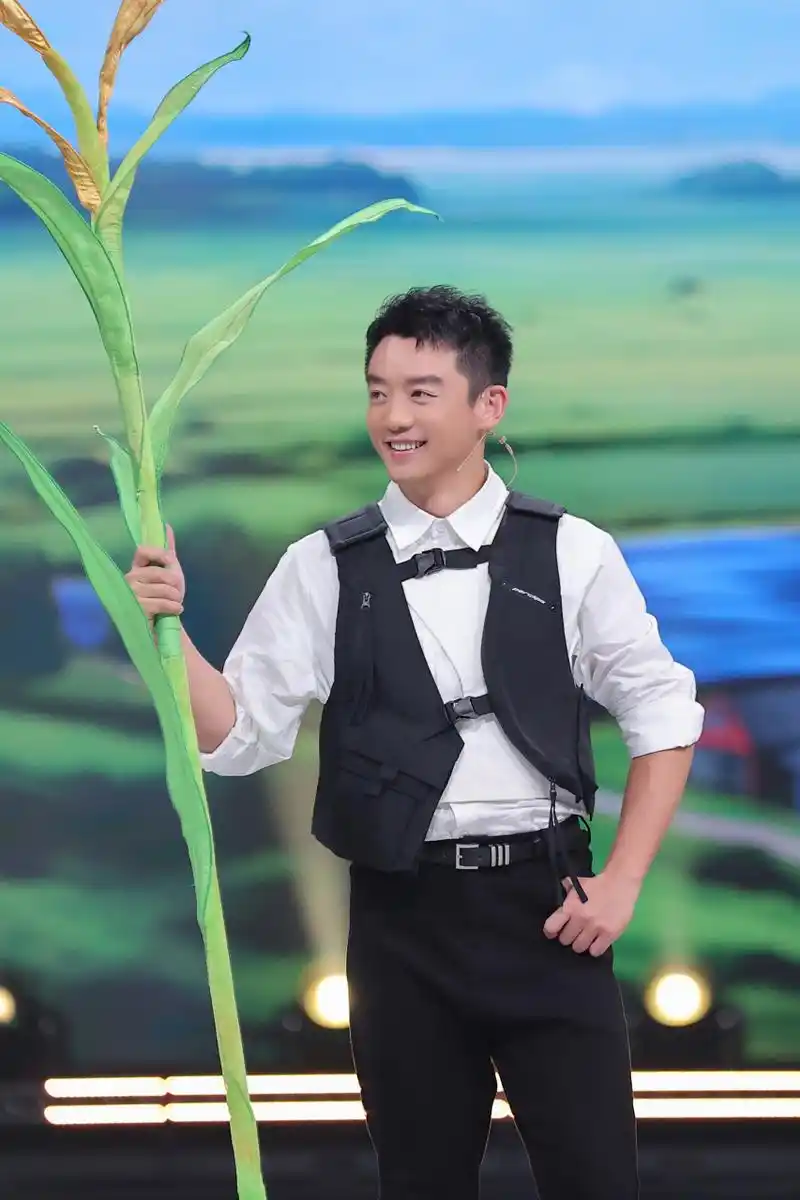 郑恺超话#王牌水稻记横跨三个时期# "稻穗争夺站"即将开启,今晚20:10
