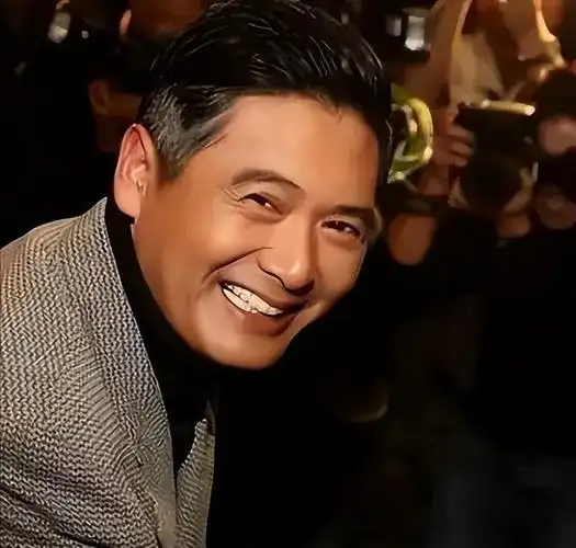 周润发现身上海老太多,皱纹如树皮双眼难睁开,模样消瘦引人担忧