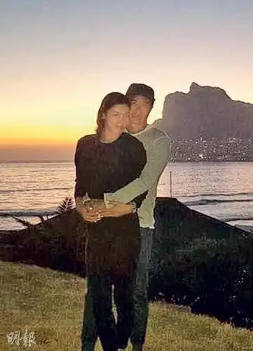 乐基儿8月27日加州再婚 没有邀请黎明