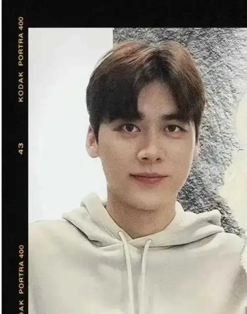 李易峰面容苍老承认不可能复出回归常人丹东大街走路无人识