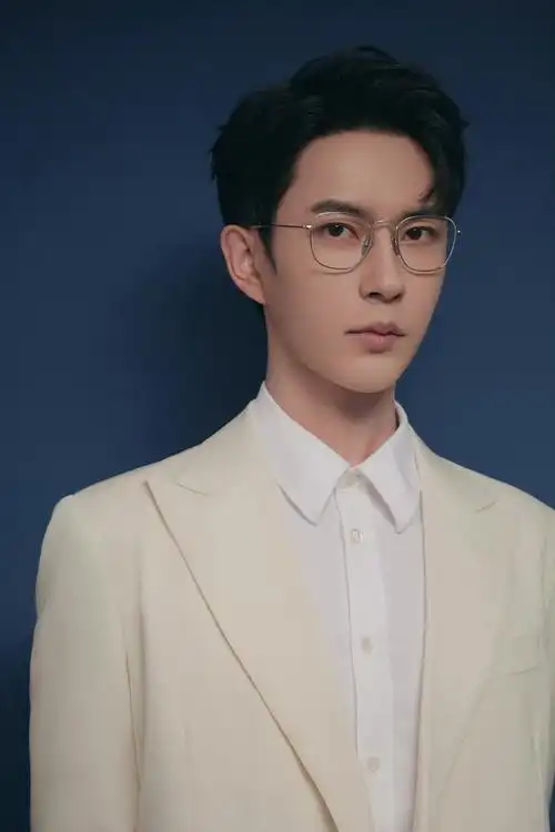 男明星眼镜杀合集来喽!明星潮人演绎眼镜杀