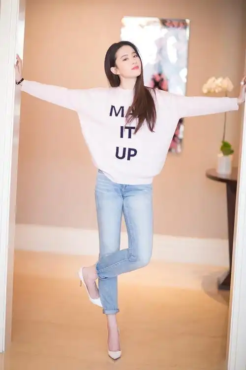 刘亦菲成都路演观众喊话:想把小白抱回家