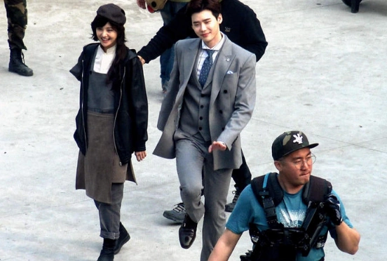 李钟硕实力宠溺郑爽,网友:满屏的甜蜜,这狗粮我们吃!