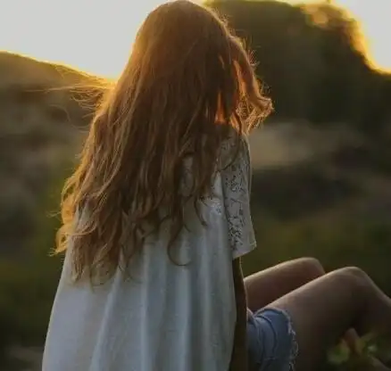 凄凉让人心痛绝望的句子句句悲伤越看越想哭