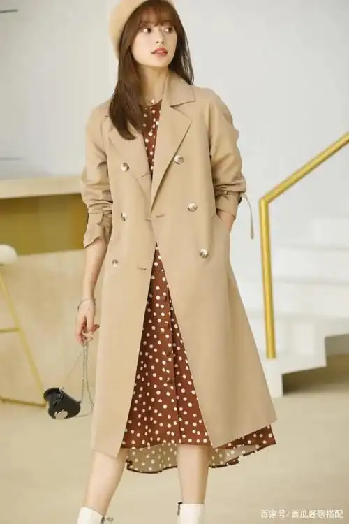 戈蔓婷穿搭技巧:秋风起 双面呢大衣与风衣让你温度与风度兼得