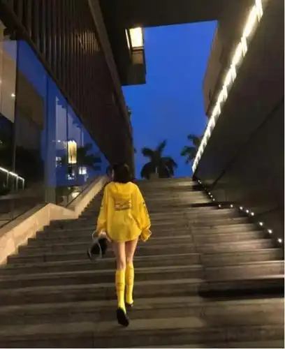 不愧是王思聪前女友,豆得儿晒完美到爆身材!网友依旧不满?