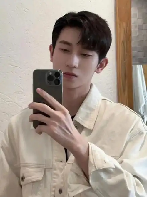 男生发型好打理的侧背三七分