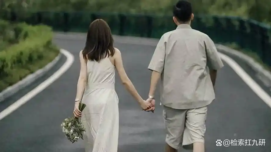 55岁月退休金17000存款500万却因儿媳举报被停发养老金