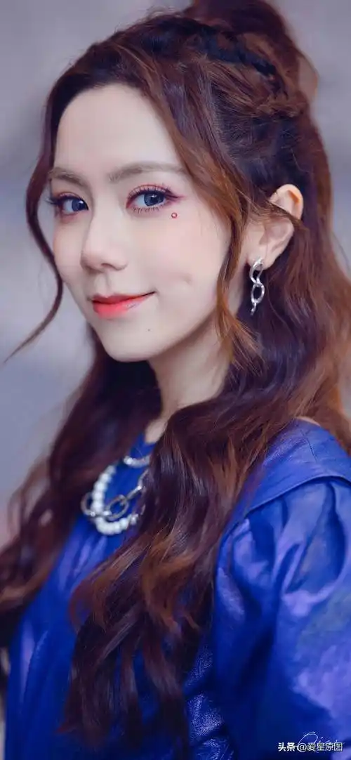 g·e·m-邓紫棋全图写真合集_中国_娱乐_壁纸