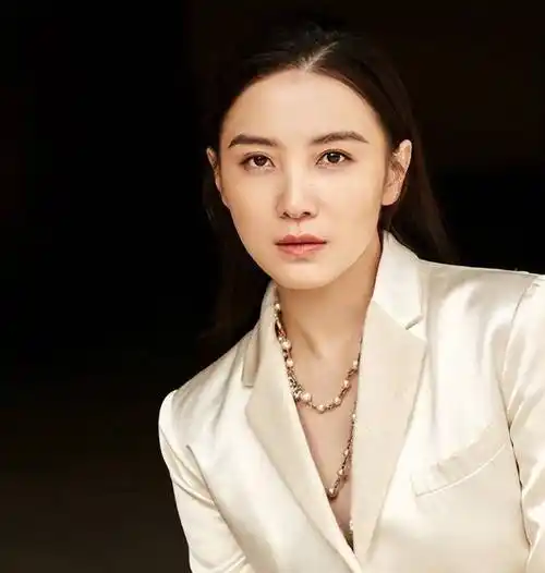 宋佳啊宋佳你到底是在谈恋爱还是在为事业铺路啊?这种&34以身试法&3