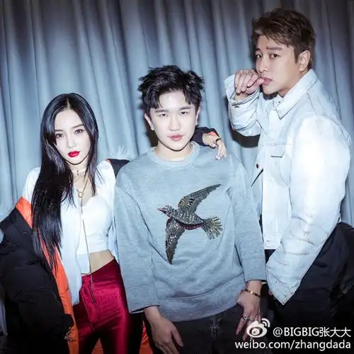 杨幂baby合照上热搜 张大大豪华交友圈都有谁?